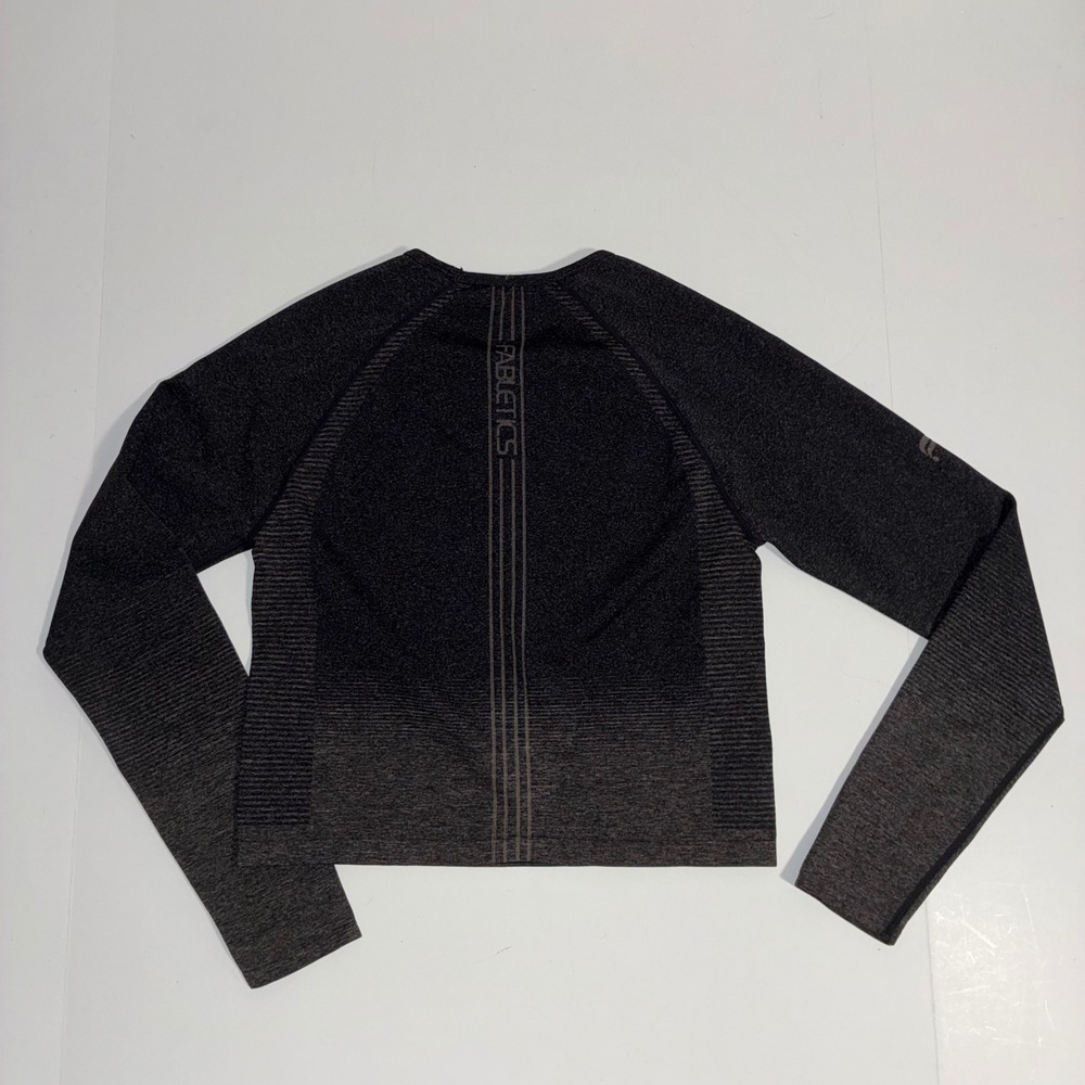 Fabletics Women Black Seamless Long Sleeve Crop Athletic Top
